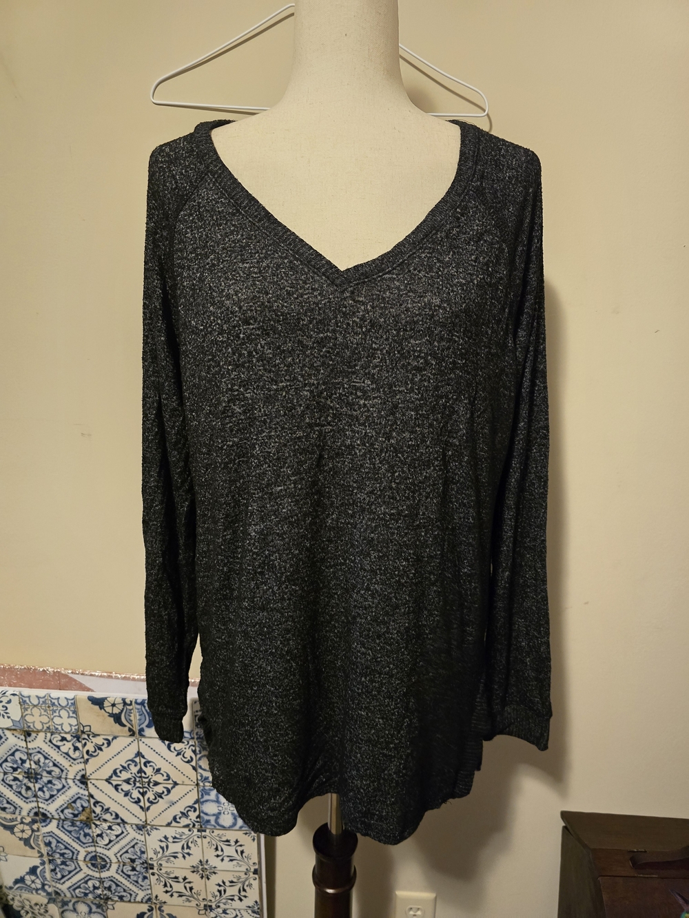 Maurices Heathered Charcoal V-Neck Long Sleeve Top Sz L